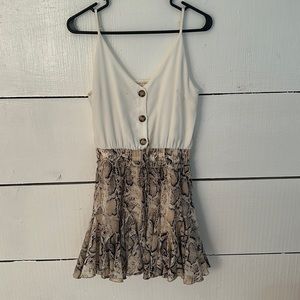 Snakeprint romper medium